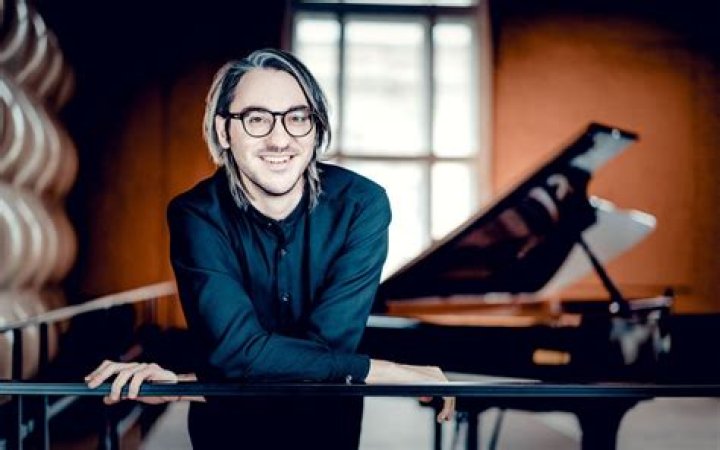 
Alexander Gadjiev Height, Weight, Net Worth, Age, Birthday, Wikipedia, Who, Nationality, Biography 