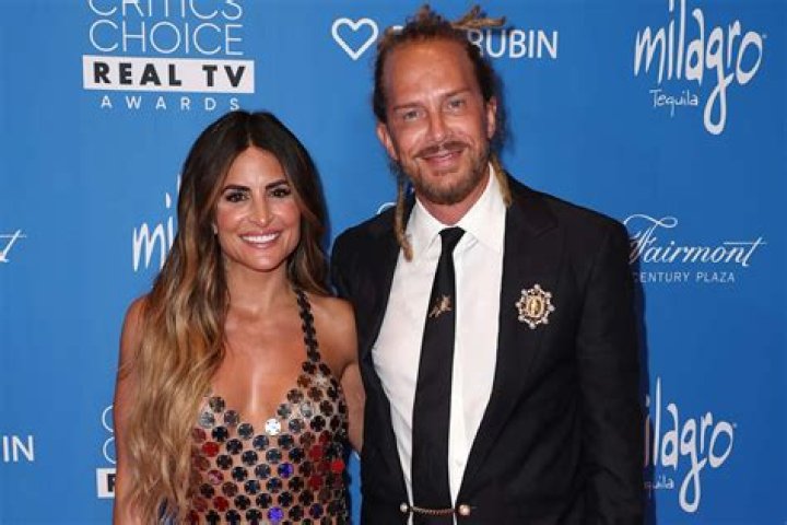 Alison Victoria: Husband, net worth, tattoos, smoking & body measurements