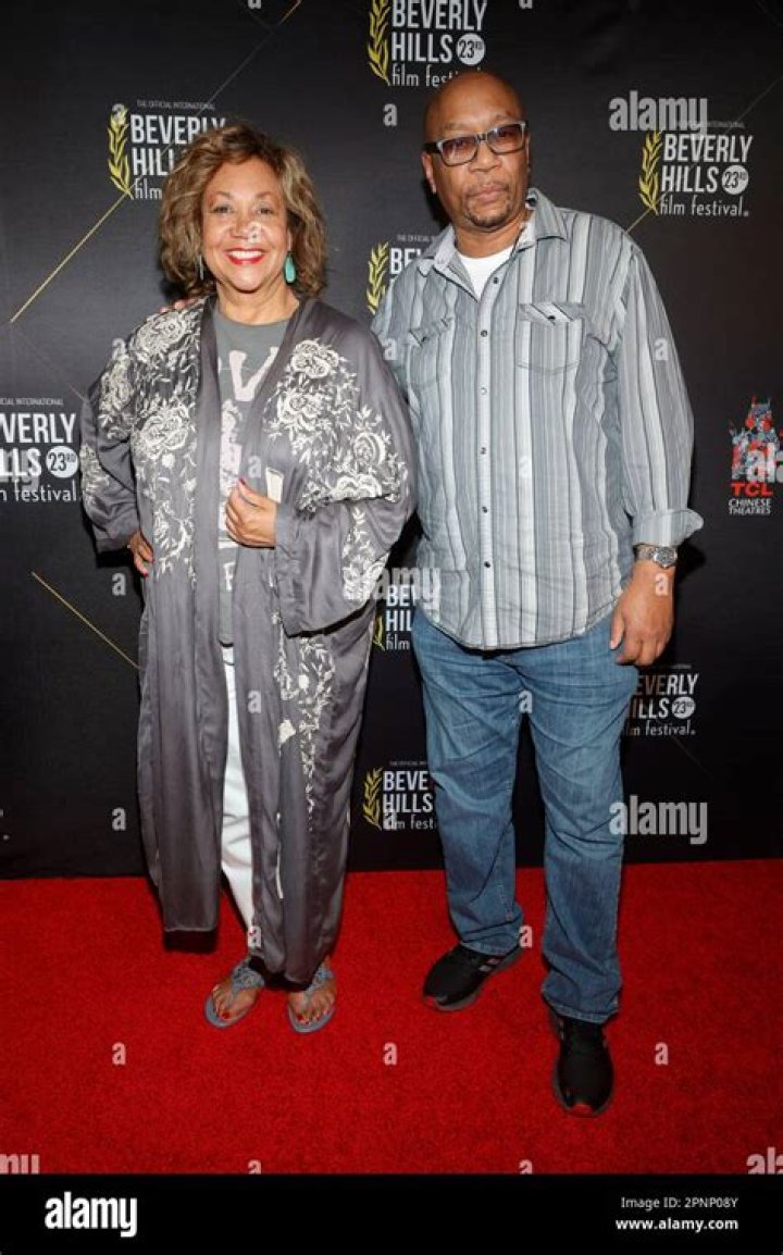 Angela Robinson Witherspoon Bio, Wiki, Age, Height, Husband, Family, Soul Plane and Net Worth