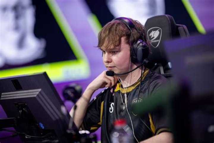 Benjyfishy Bio, Wiki, Age, Height, Family, Girlfriend, Twitch and Net Worth.