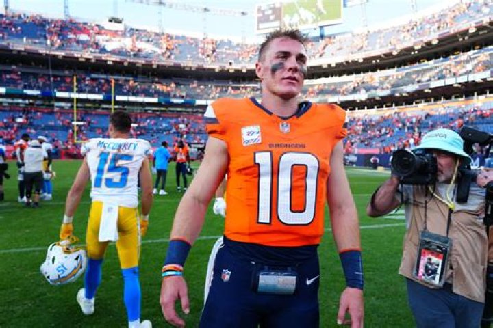 Bo Nix Age And Height: How Old Tall Is He?
