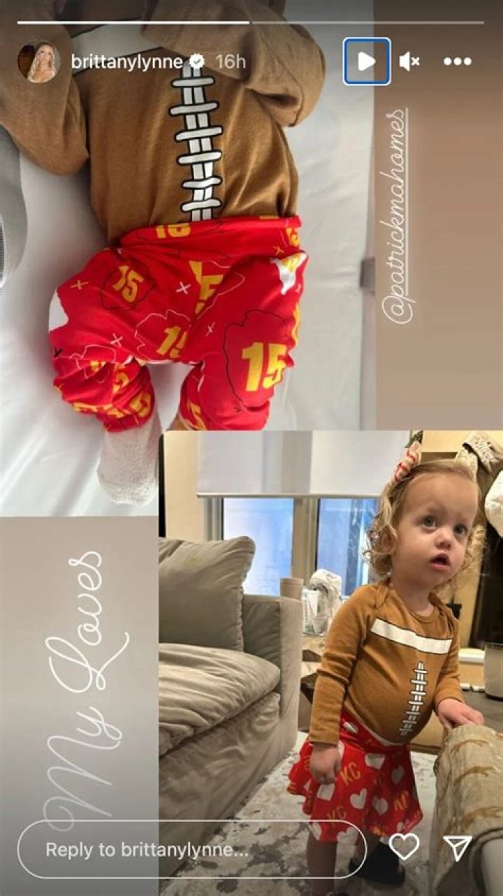 
Brittany Mahomes Shares Bronze and Sterling’s Matching Outfits on Baby’s First NFL Sunday: Photo 