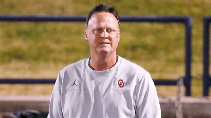 Cale Gundy Resigns, Age, Height, Parents, Siblings, Wife, Children, Salary, Net Worth