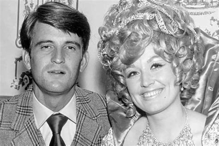 Carl Thomas Dean: Top Facts About Dolly Parton’s Husband