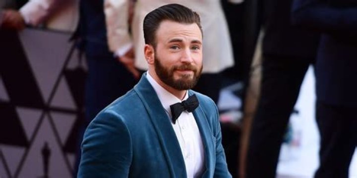 Chris Evans- Net Worth, Bio, Age, Height, Weight, Girlfriend, Movies, Career