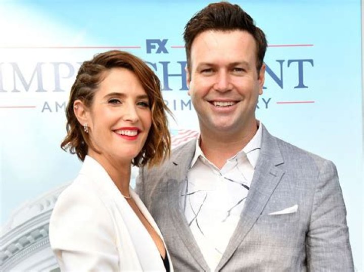 Cobie Smulders: Husband, net worth, tattoos, smoking & body measurements