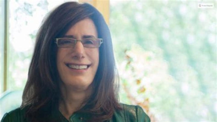Corina Bizim’s biography, net worth, fact, career, awards and life story