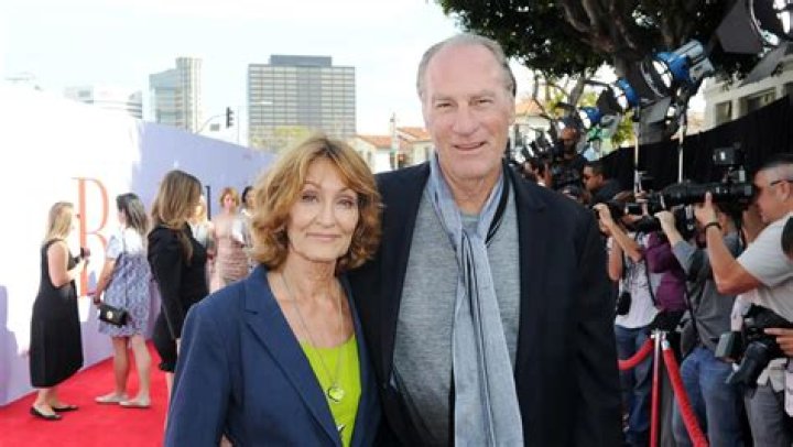 Craig T. Nelson: Wife, net worth, tattoos, smoking & body facts
