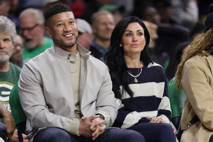 DeShone Kizer Bio, Wiki, Age, Height, Parents, Girlfriend, Notre Dame, Salary, and Net Worth