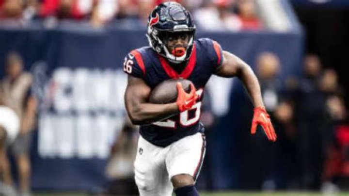 Devin Singletary Contract, Fumbles, Salary, College, Age, 40 Time, Family