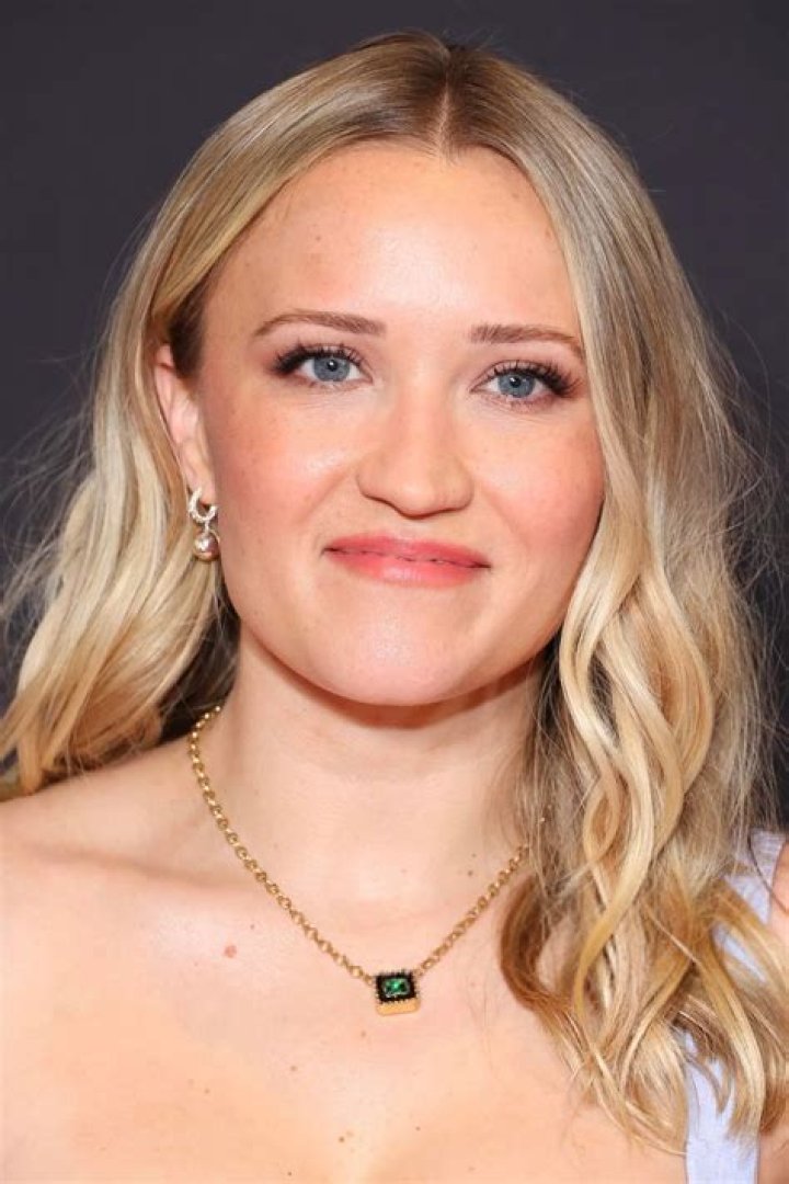 Did Emily Osment date Mitchel Musso? Was Emily Osment on Game of Thrones?