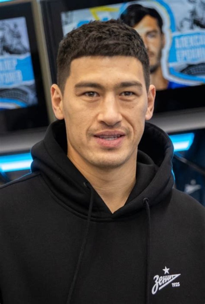 Dmitry Yuryevich Bivol Age, Wiki, Biography, Body Measurement, Parents, Family, Salary, Net worth