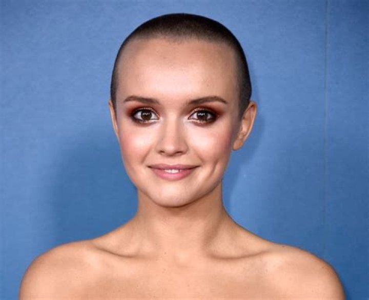 Does Rose Namajunas Have Cancer? Why Did She Shave Her Head?