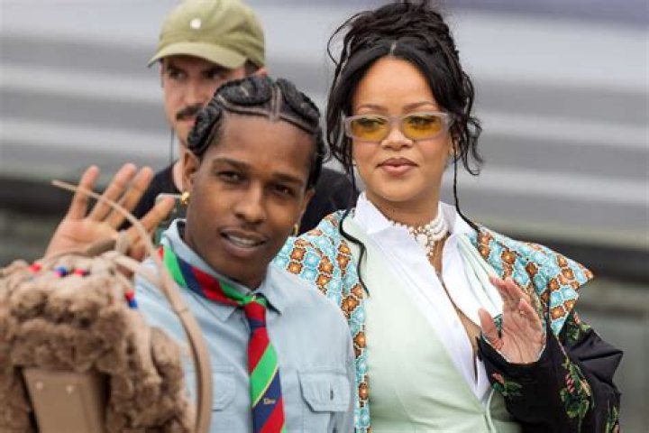 
Exploring The Private Lives Of Rihanna’s Siblings: A Look Into The Fenty Family 