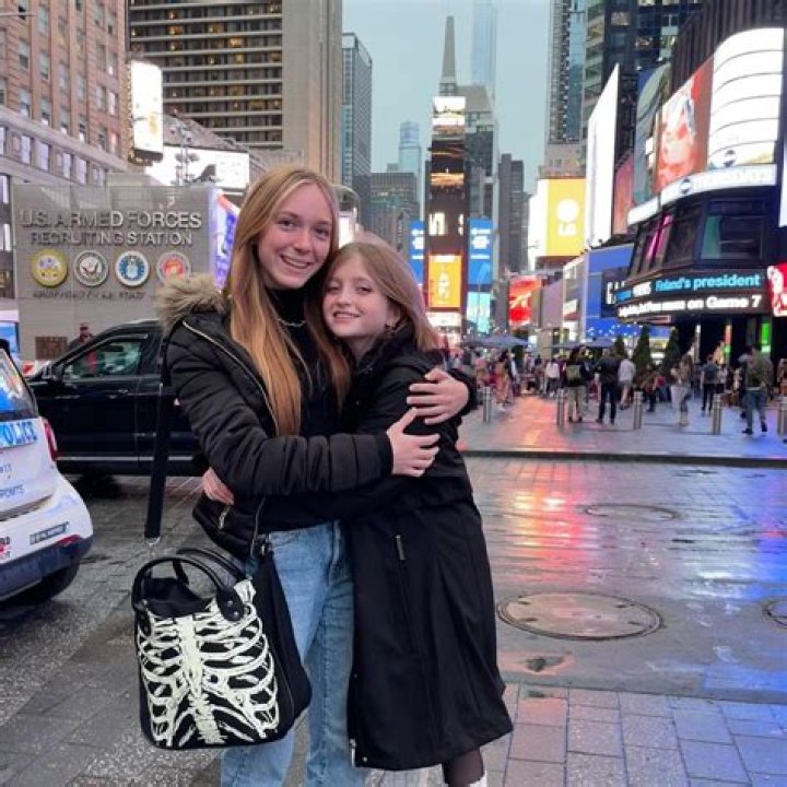 Farrah Mackenzie Bio, Wiki, Age, Birthplace, Family, Illness Syndrome, Height and Net Worth