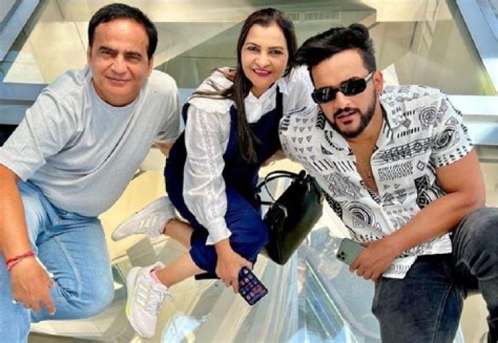 
Fukra Insaan Brother Triggered Insaan Sister Prerna Malhan Parents And Family 