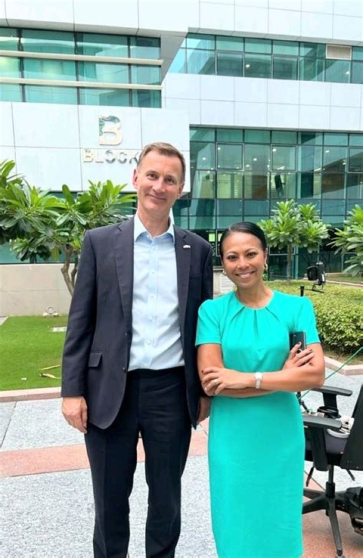 Haslinda Amin Husband, Married, Age, Born, Wiki (Bloomberg) Profile