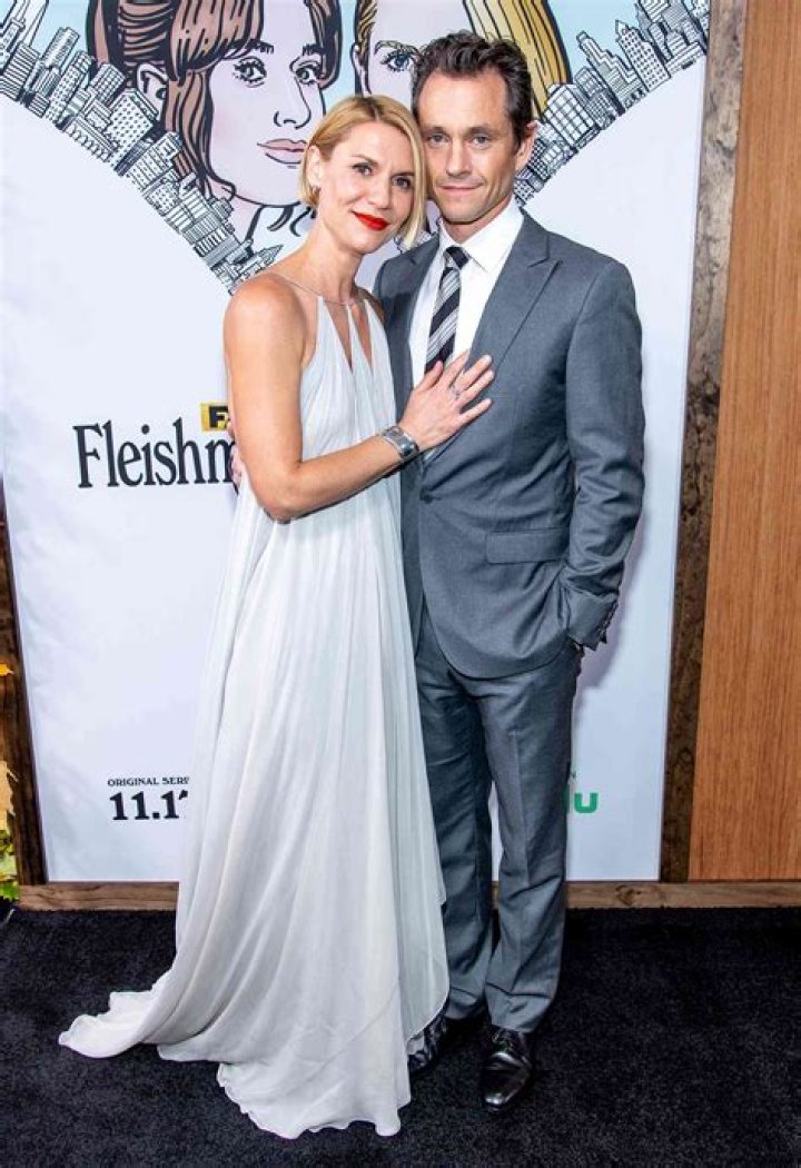 Hugh Dancy: Wife, net worth, tattoos, smoking & body facts