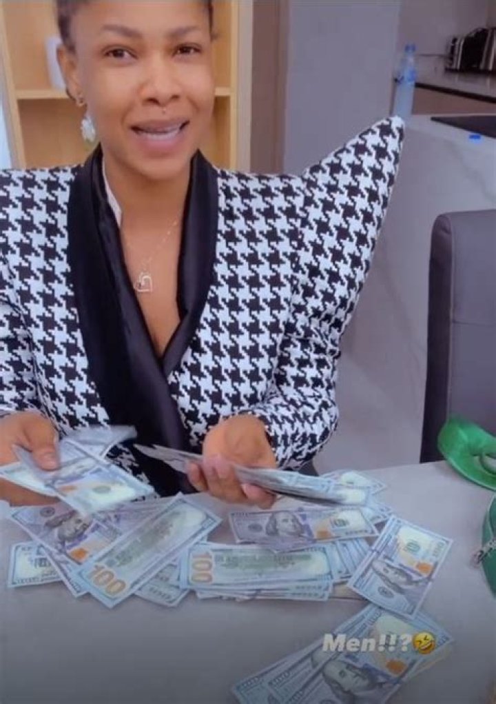 
“I’m Here To Chill On My Own Terms, No Men” – Tacha Says As She Shows Off Wads Of Dollar Bills In Dubai 