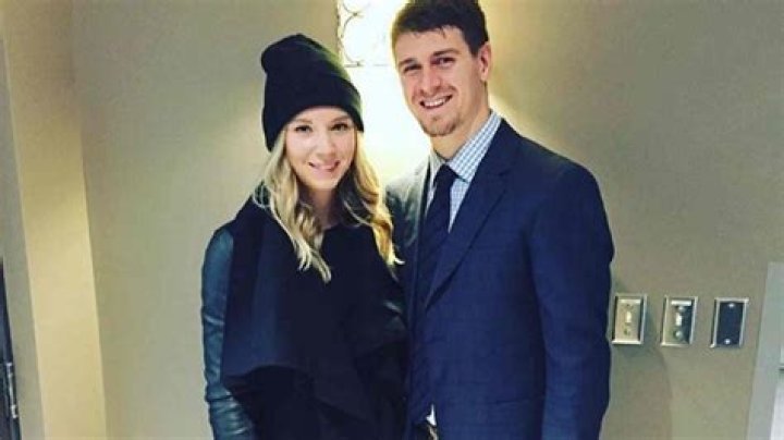 Inside The Dating History Of Dara Howell & Mark Scheifele – Wife Or Girlfriend?