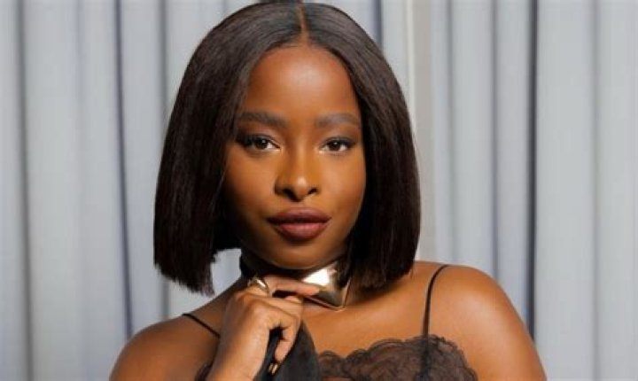 
Is Amanda Gorman Gay? Age, Height, Net Worth 
