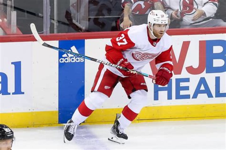 Is JT Compher Married To His Girlfriend Sydney Badger? Relationship Timeline Explained