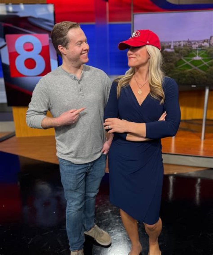 Is Laura Hutchinson Pregnant? How Old Is The WTNH Journalist? Age and Husband