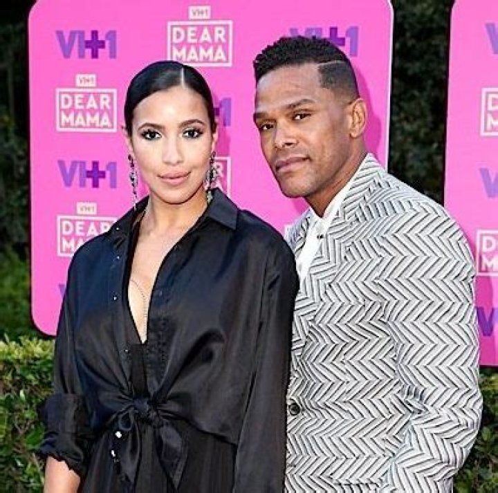 Is Maxwell Married to Wife? Or Dating a Girlfriend?
