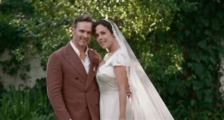 Is The Hallmark Actress Erin Krakow Married To Ben Rosenbaum? Their Relationship Explored