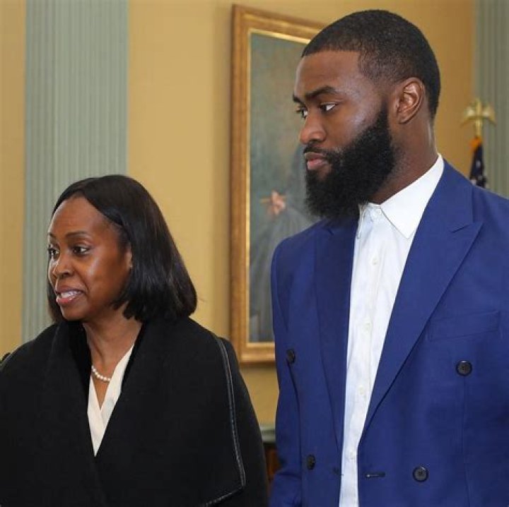 Jaylen Waddle Parents: Who are Jaylen Waddle’s Mother and Father?