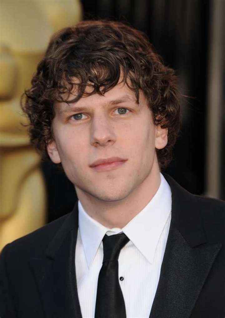 Jesse Eisenberg (Actor) Wiki, Bio, Age, Height, Weight, Girlfriend, Net Worth, Facts