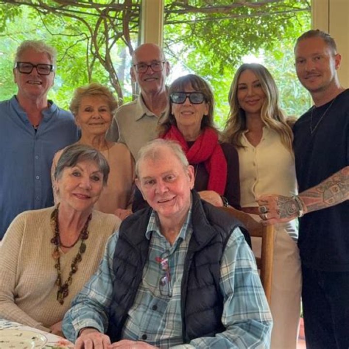 John Farnham Family Photos – Wife, Daughter And Sons