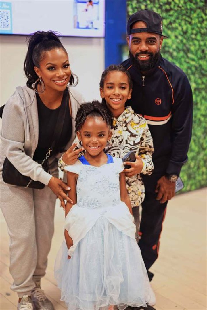 Kandi Burruss Height: What height is Kandi Burruss?