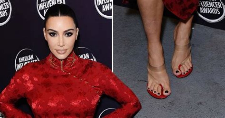 Kim Kardashian Feet, Shoe Size & Shoe Collection