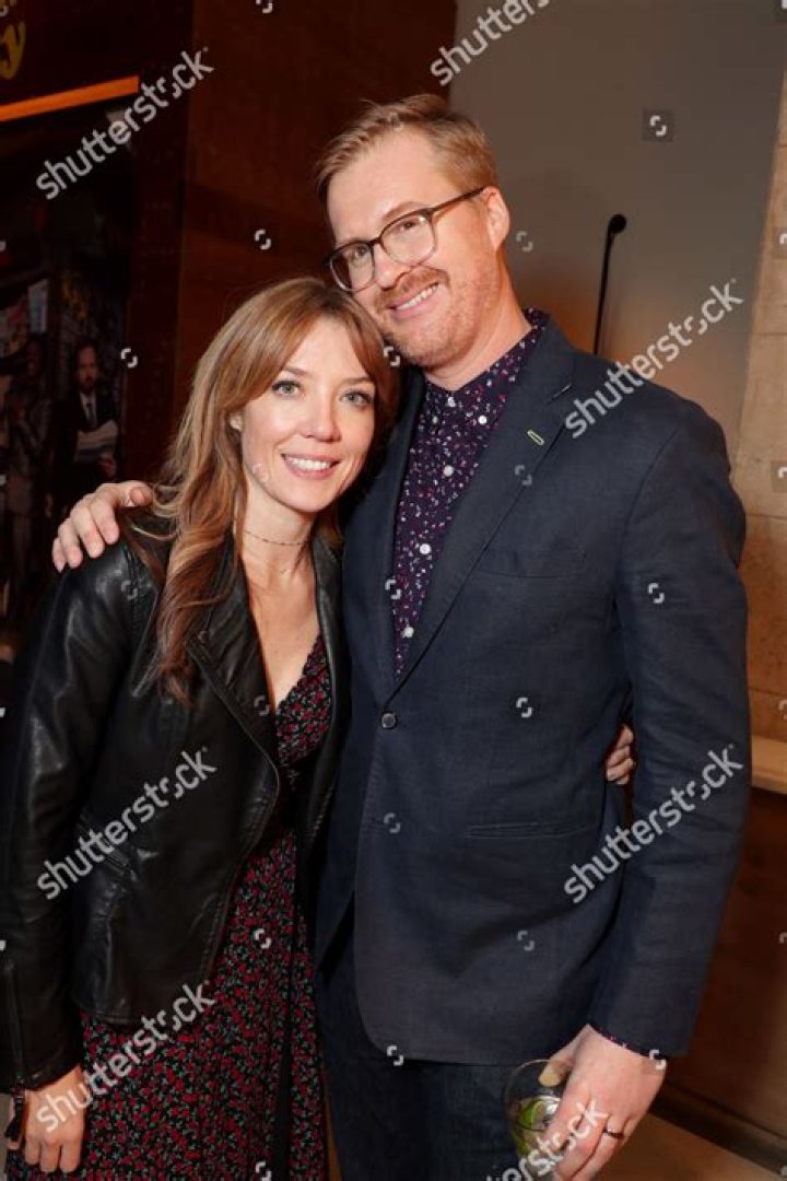 
Kurt Braunohler Wife Lauren Cook Complements His Sense Of Humor With Her Own Words 