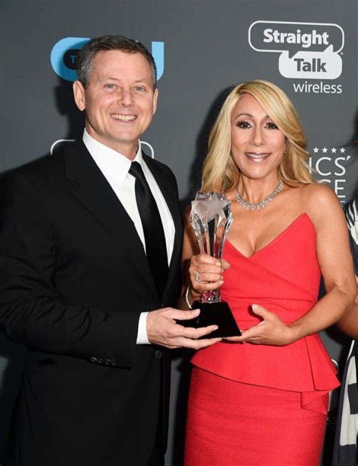 Lori Greiner: Husband, net worth, tattoos, smoking & body measurements