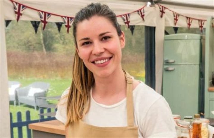 Manon Lagreve Bio, Wiki, Age, Family, Boyfriend, Net Worth, Height, Ethnicity, Instagram and Twitter
