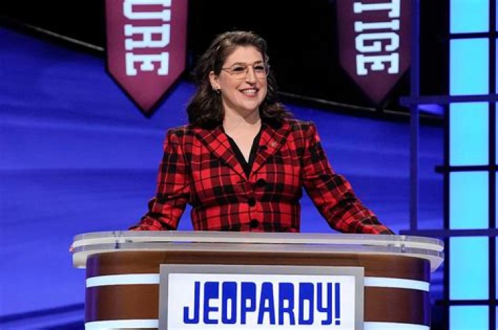 
Mayim Bialik Says Her Mom Provides Her with Fashion Feedback After Each Episode of ‘Jeopardy!’ 