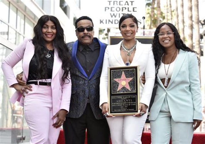 Meet Kenashia Douglas: Ashanti’s Sister And Parents
