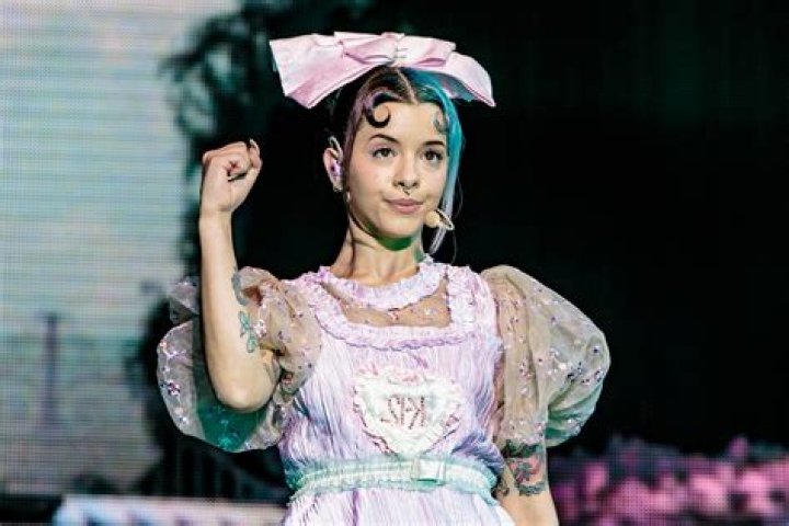 Melanie Martinez’s Fans Think About Her Weight Gain a Lot!