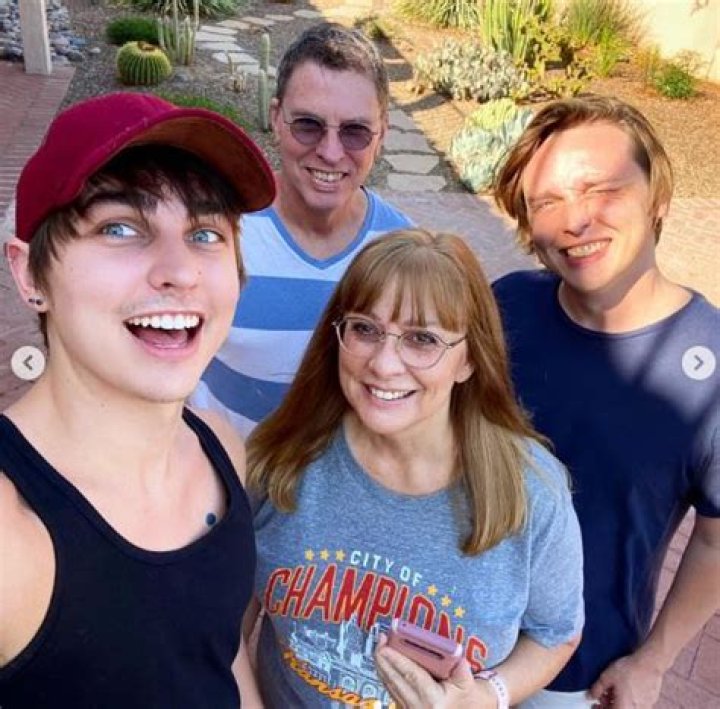 Mr. Cheeks Bio, Wiki, Age, Height, Parents, Girlfriend, Songs, and Net Worth