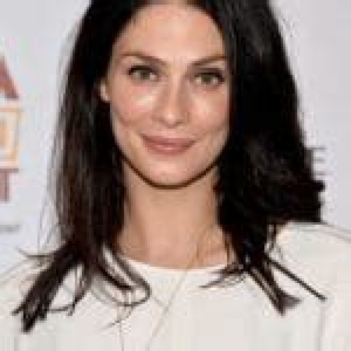 
Naked Truth About Joanne Kelly: Husband, Tattoo, Height, Age 