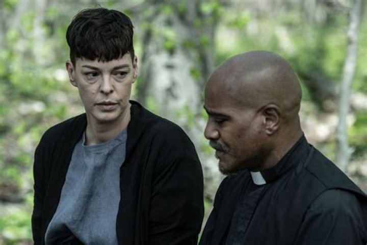 Pollyanna McIntosh Walking Dead, Bio, Wiki, Age, Height, Husband, Net Worth, Movies and TV Shows