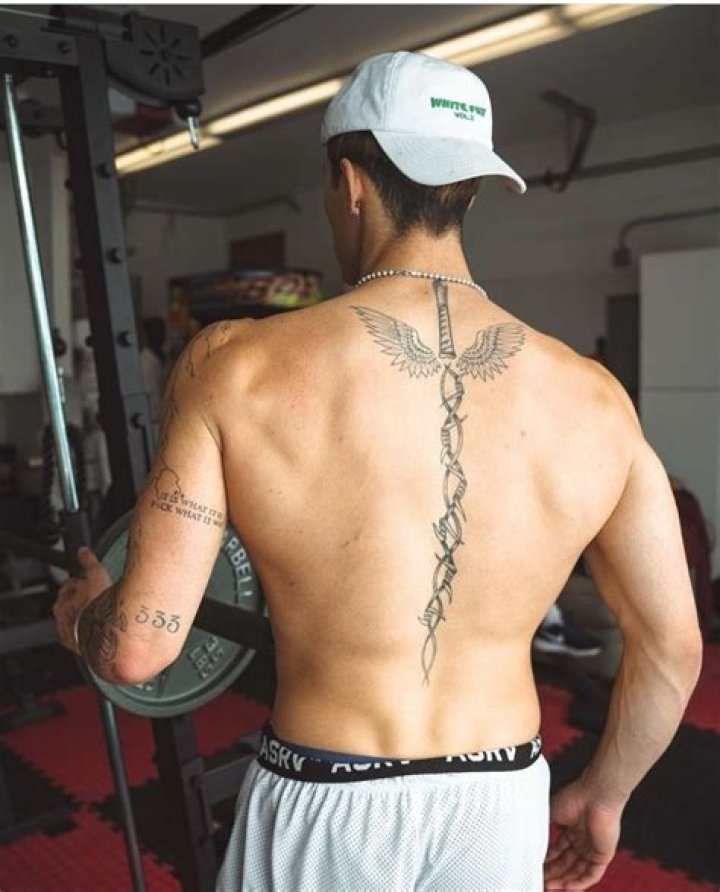 R Kelly Leg and Back Tattoo – What About Ink On His Face?