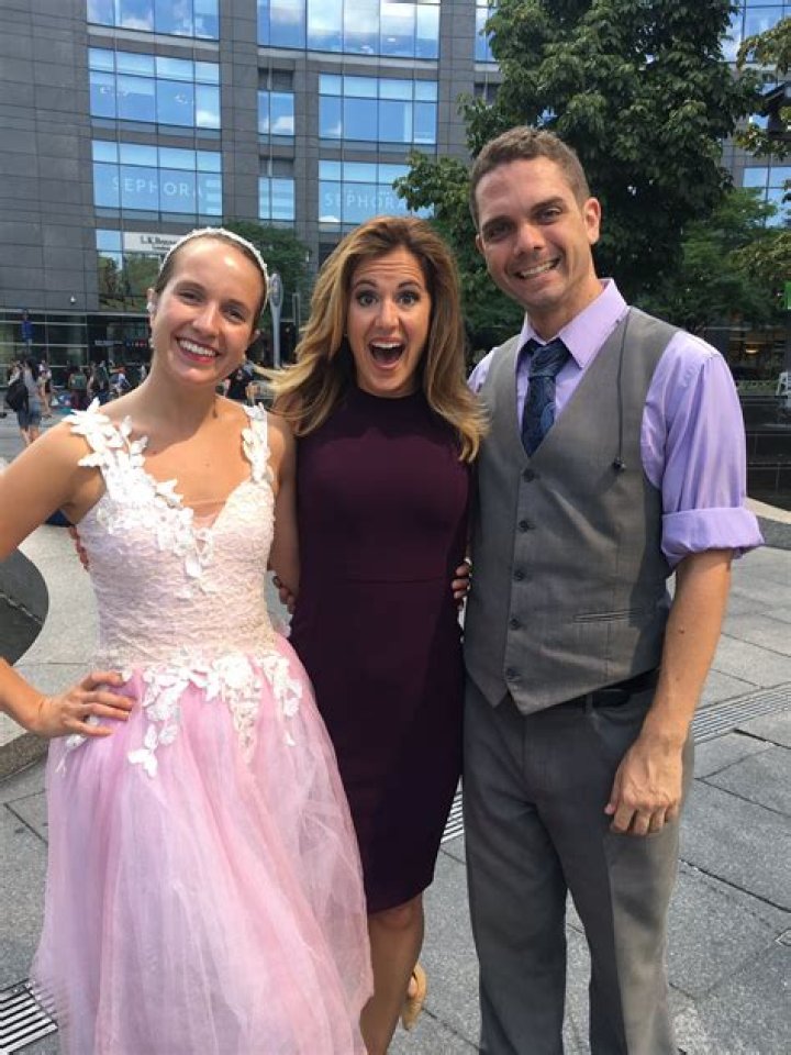 Raegan Medgie Biography, Age, Wedding, Husband, FOX 5, Salary and Net Worth