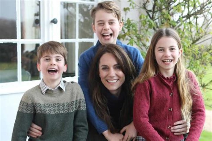 Renee Felice Smith Illness And Health 2023: What Disease Does She Have?