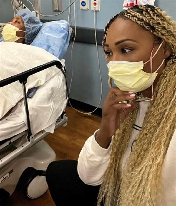 
‘RHOA’ Alum Cynthia Bailey Says Her Mother Is Cancer-Free After Radiation: ‘Thanksgiving Came Early’ 
