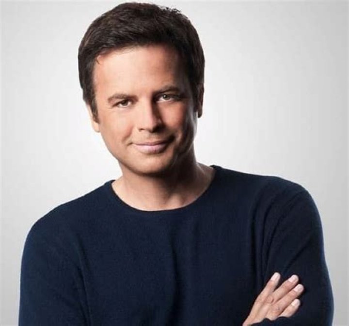 Roger Lodge Bio, Age, Wife, Family, Height, KLAA, Net Worth, Salary