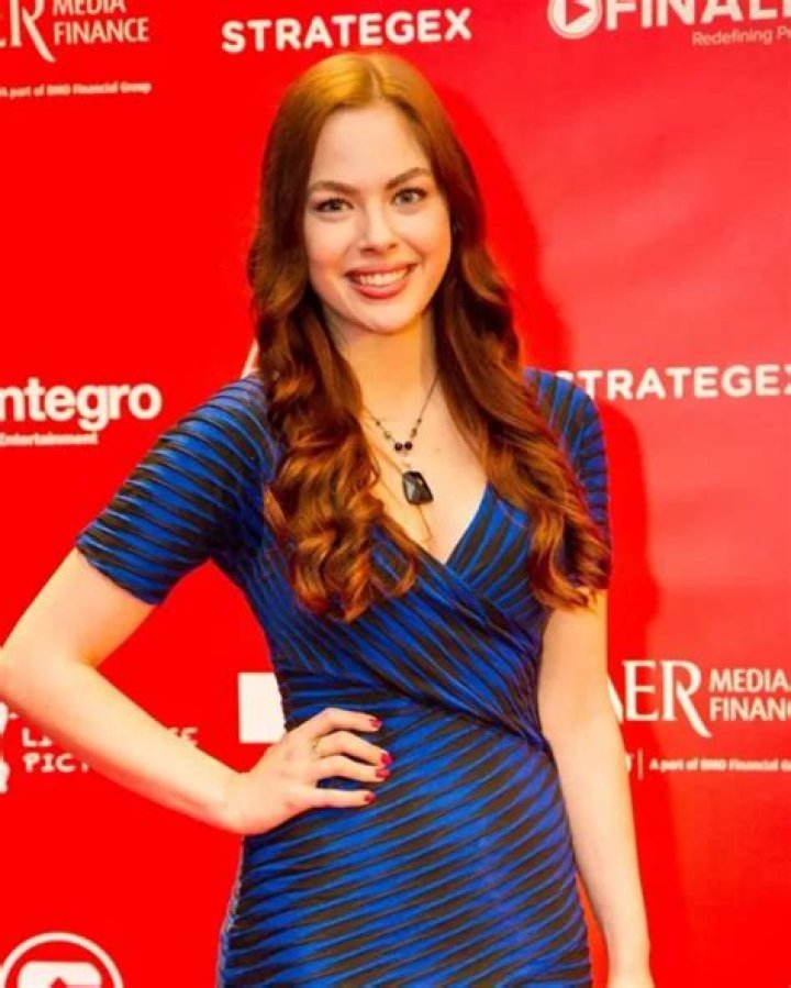 Sarah Dugdale Bio, Wiki, Age, Height, Family, Boyfriend, Movies, Tv Shows, and Net Worth