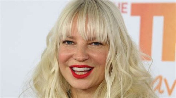 Sia Bio: Know More About Her Net Worth, Boyfriend, Height and Weight